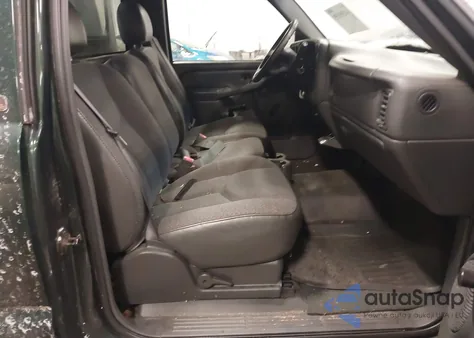 2004 Chevrolet Silverado 1500 Work Truck z USA, uszkodzony, nr VIN 1GCEC14X24Z156374